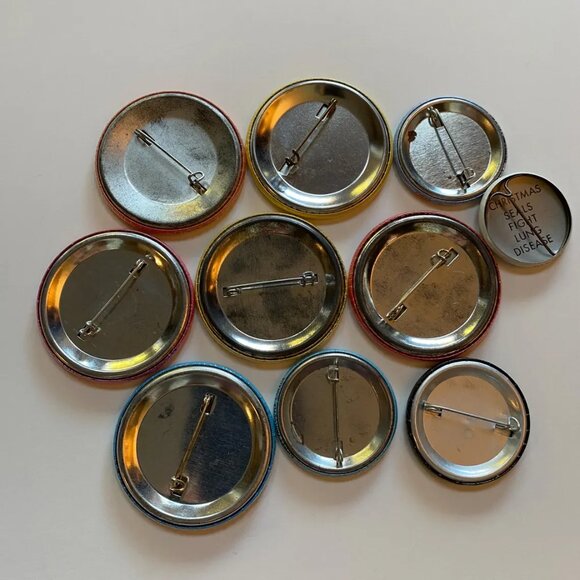 Vintage Pin Back Buttons Badges LOT 70s 80s 90s Jewelry Brooches - Picture 6 of 6